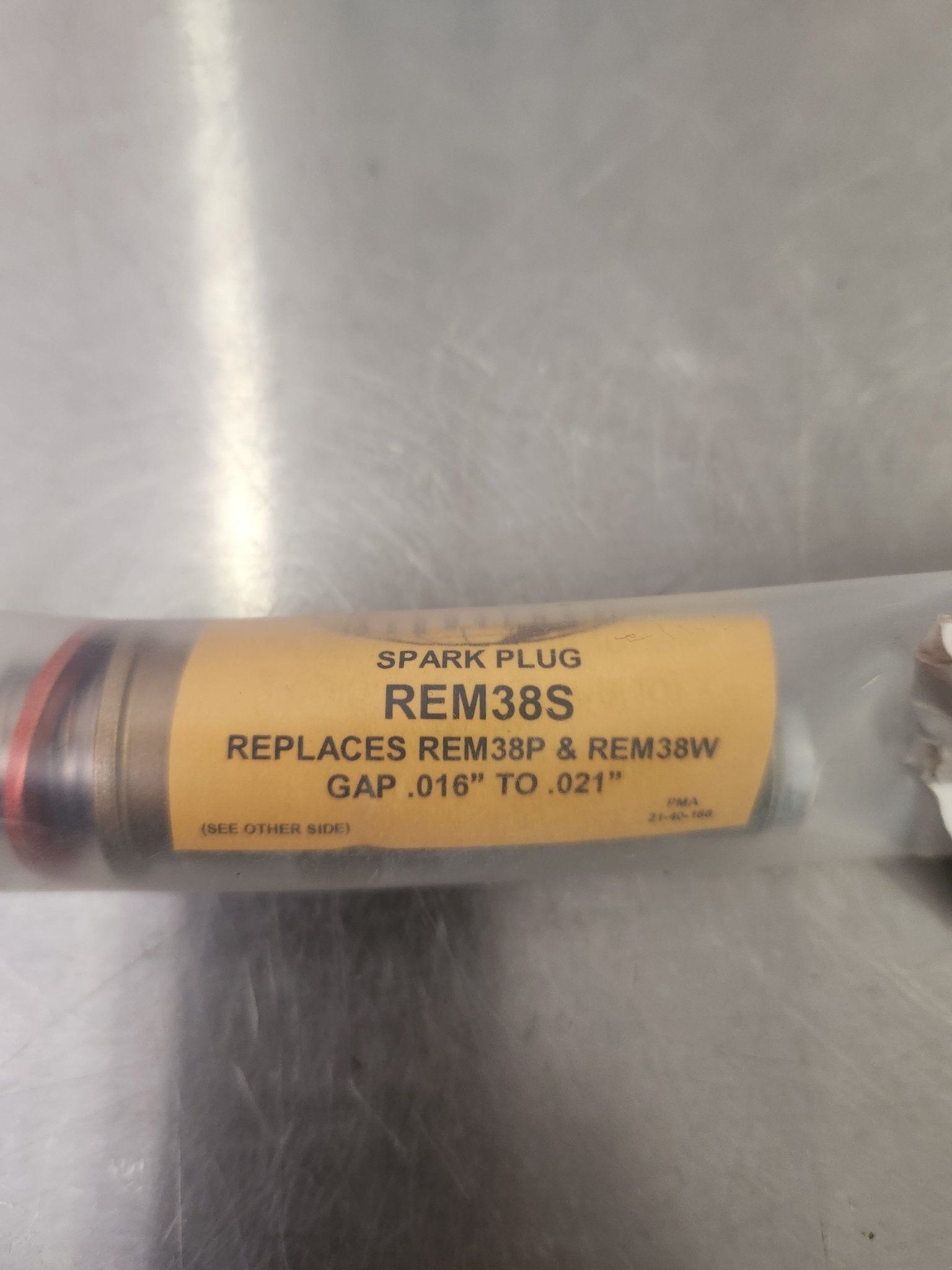 REM38S Champion Aerospace Fine Wire Spark Plugs REM38P, REM38W | FractionAIR Parts - Aircraft Parts & Accessories