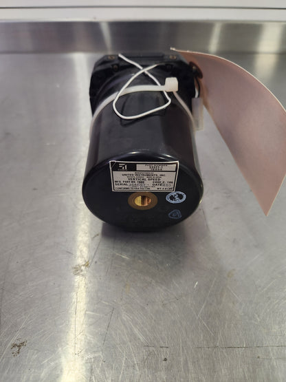 7000, S3327-1 United Instruments Inc VSI / Vertical Speed Indicator