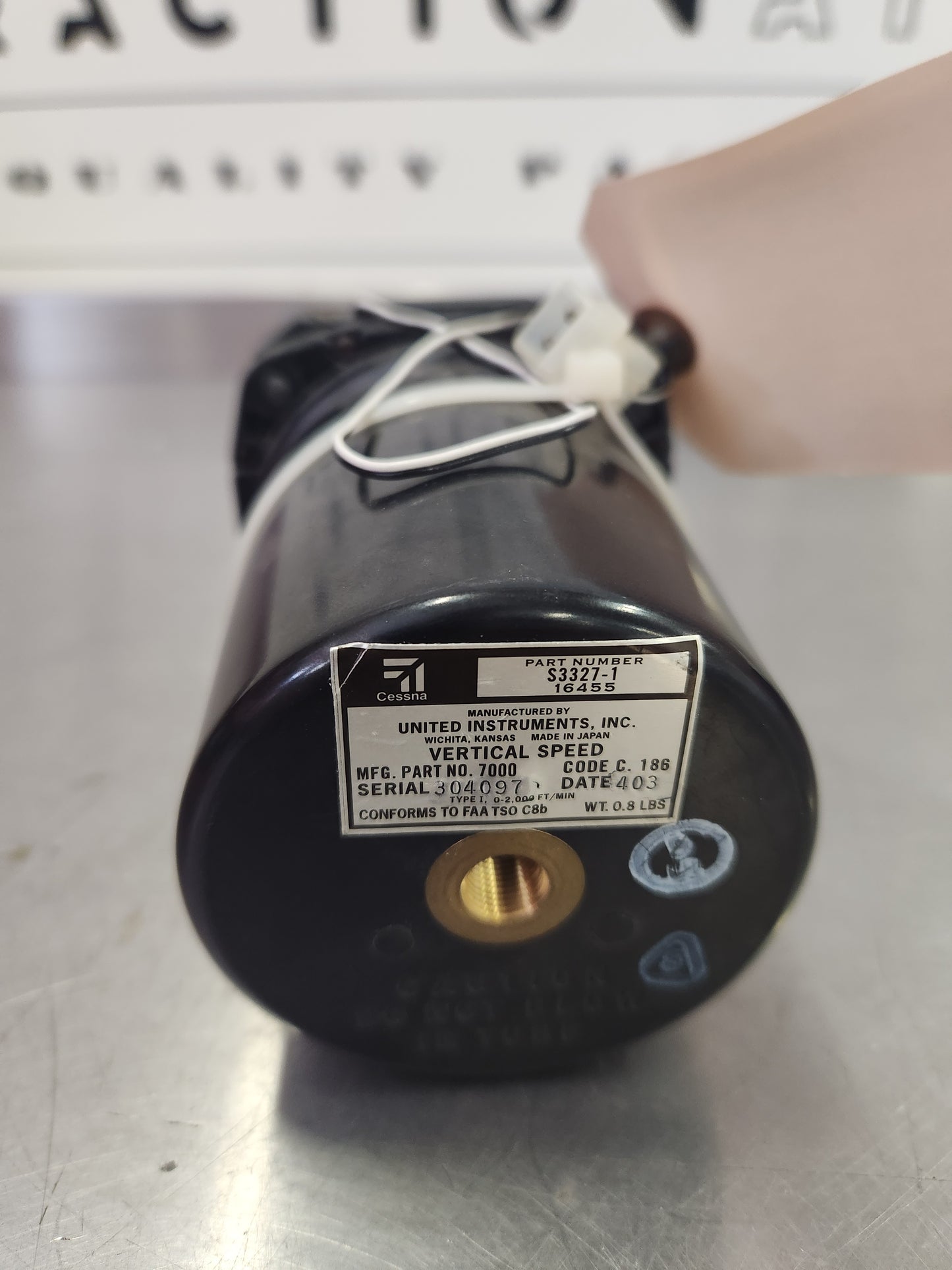 7000, S3327-1 United Instruments Inc VSI / Vertical Speed Indicator