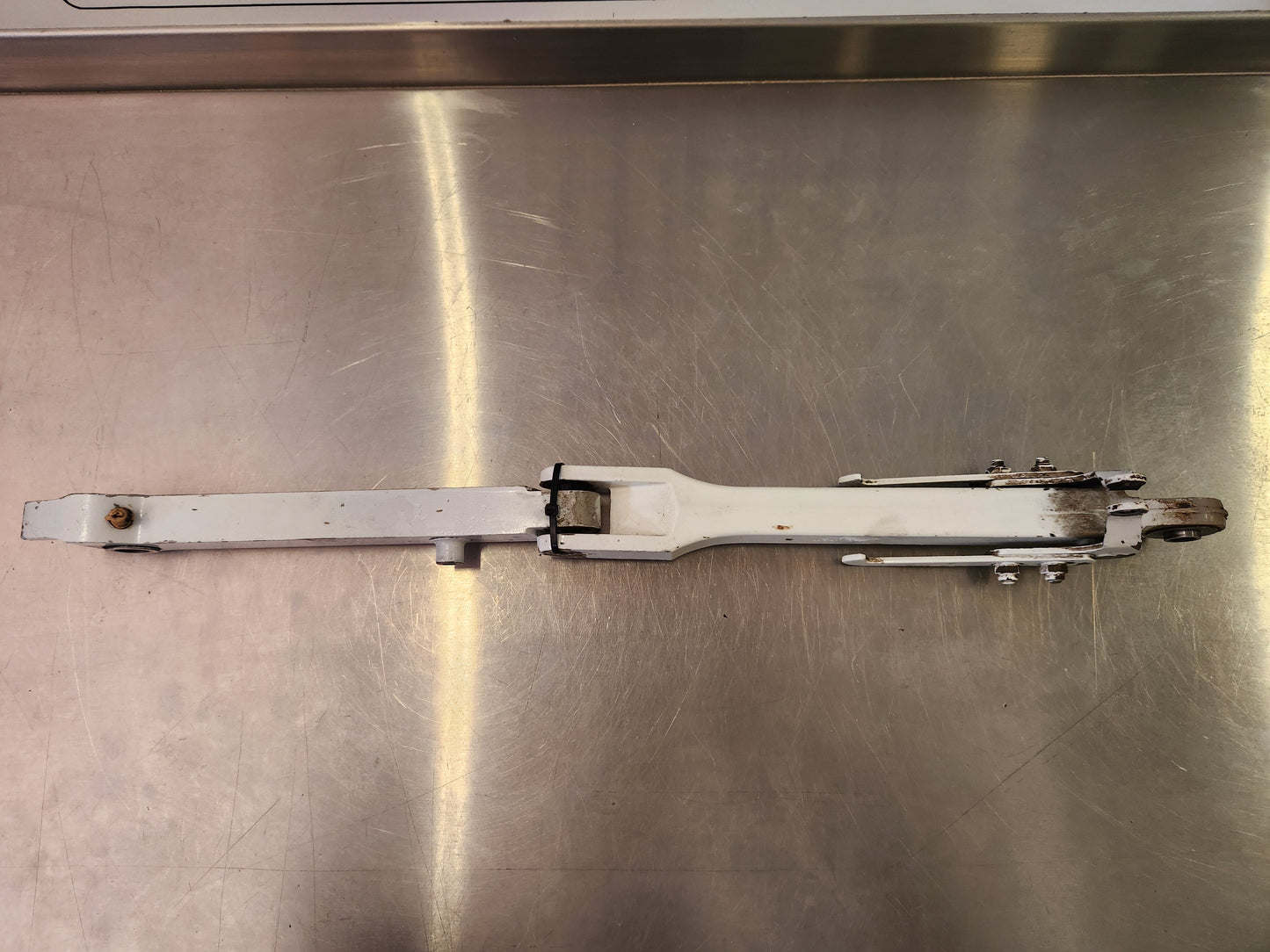 5041000-47 Cessna BRACE ASSY-LH SIDE W/ HOOK 5041000-11