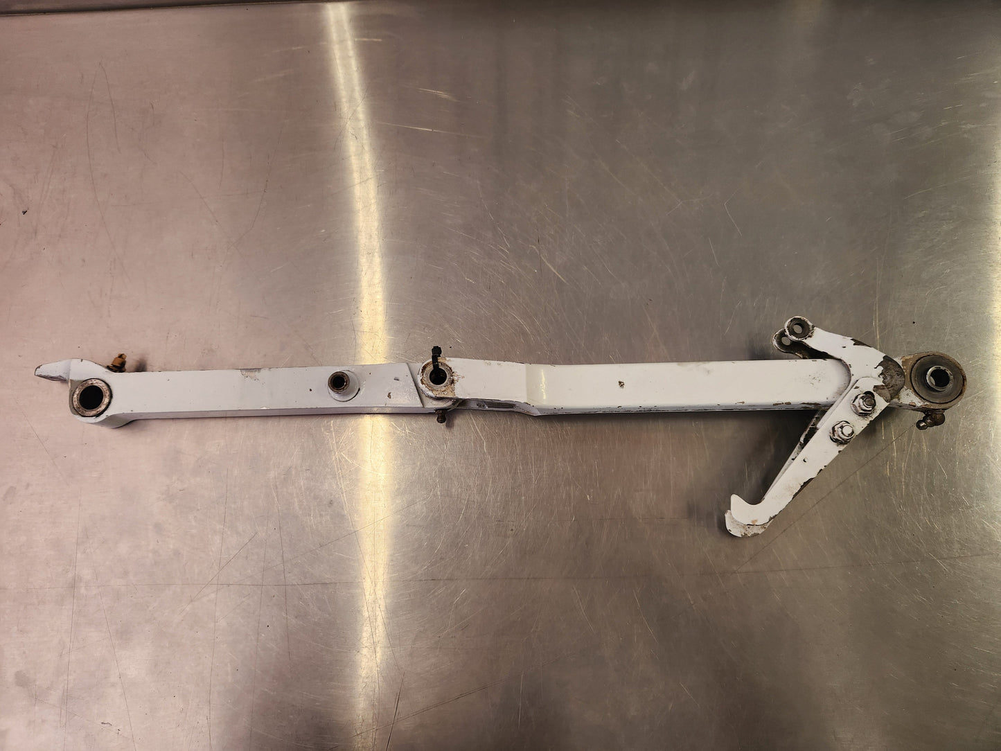 5041000-47 Cessna BRACE ASSY-LH SIDE W/ HOOK 5041000-11