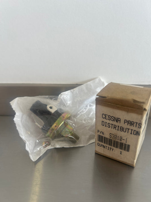 S3010 - 1 Oil Pressure Switch ALT : S1711 - 1 | FractionAIR Parts - Aircraft Parts & Accessories